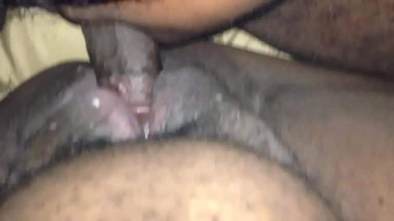 Grosse gorge profonde et sexe intense avec cette femme