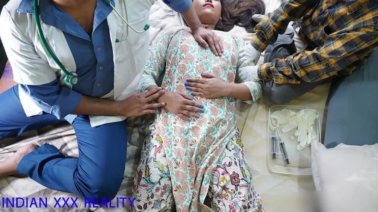 Médecin indien baise la chatte en hindou
