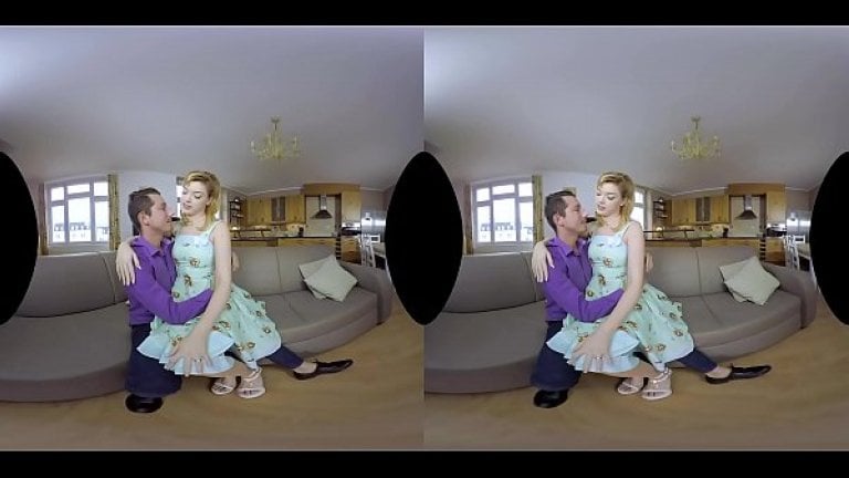 Anny Aurora ménagère vintage en VR hardcore en réalité virtuelle