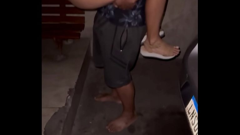Belinha avale trois gicées en bouche