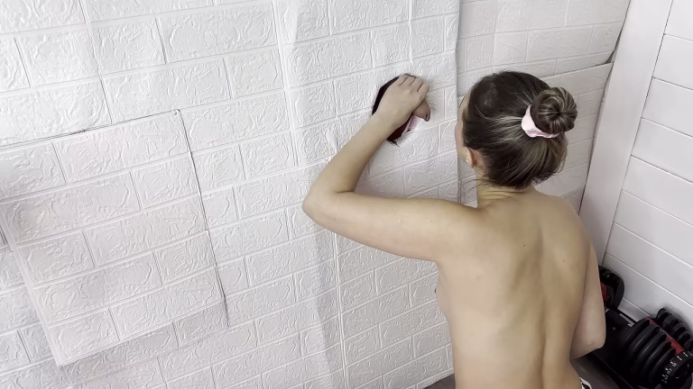 Trou Ãà gloire sans fin, elle avale tout